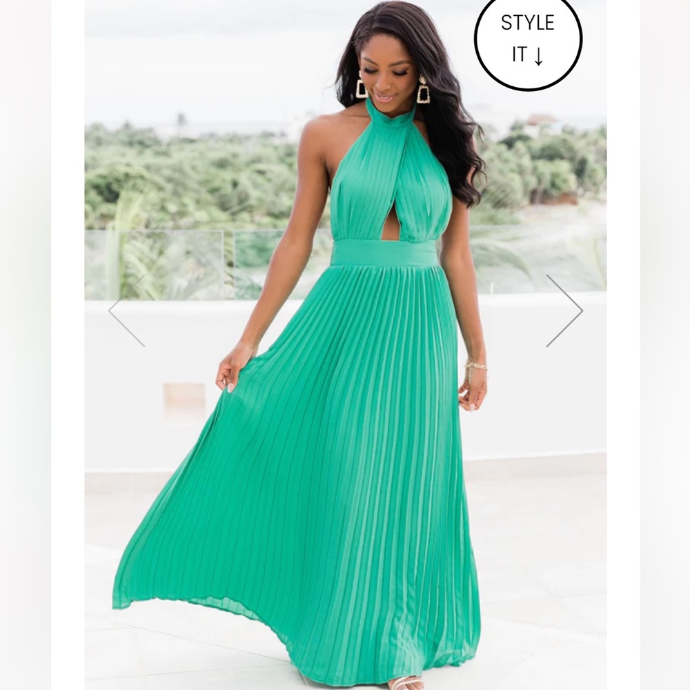 Pink Lily - Sunny Gleam Green Accordion Halter Maxi